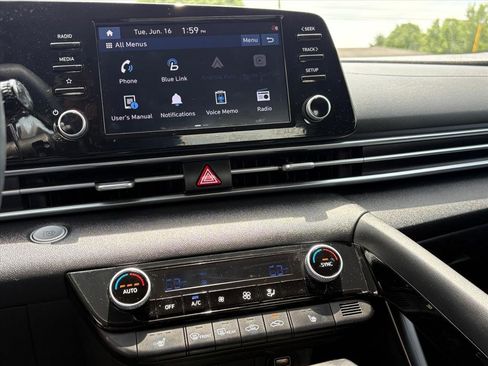 Certified 2021 Hyundai Elantra SEL w/ Convenience Package FWD image 10