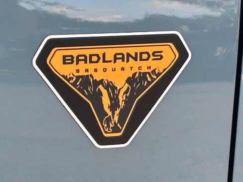 Used 2023 Ford Bronco Badlands w/ Sasquatch Package image 17