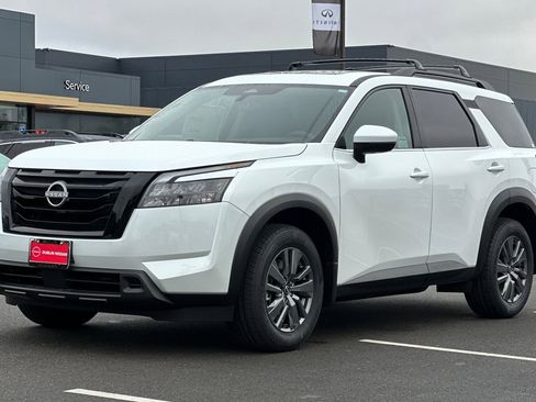 New 2025 Nissan Pathfinder SV w/ SV Premium Package image 8