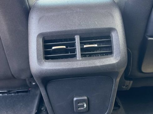Used 2024 GMC Terrain SLE AWD/4WD image 32
