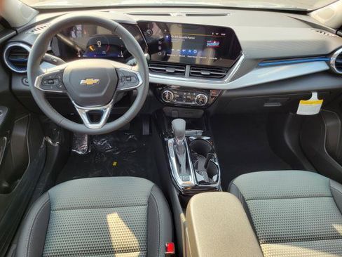 New 2026 Chevrolet Trax LT w/ Sunroof Package FWD image 27