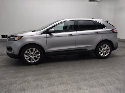 Used 2020 Ford Edge Titanium w/ Equipment Group 301A FWD image 2