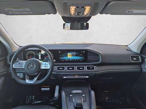 Used 2023 Mercedes-Benz GLS 580 4MATIC image 19