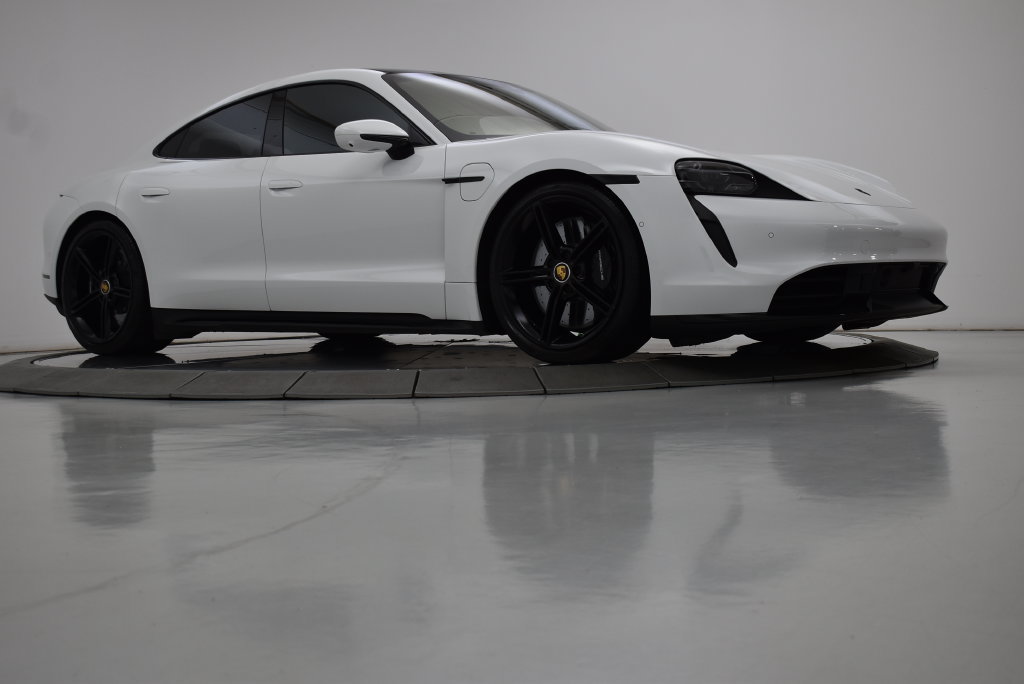 Used 2022 Porsche Taycan Turbo S AWD/4WD image 19