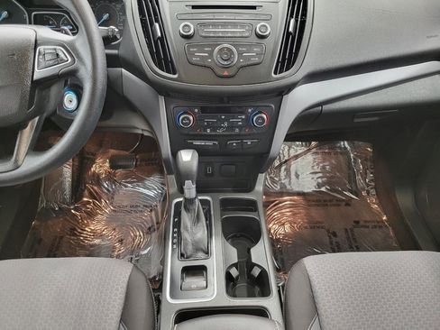 Used 2017 Ford Escape SE w/ SE Cold Weather Package AWD/4WD image 16