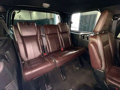 Used 2016 Ford Expedition Platinum RWD image 39