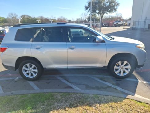 Used 2011 Toyota Highlander 2WD image 7