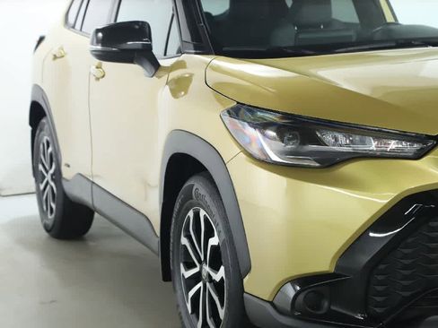 Used 2023 Toyota Corolla Cross SE image 8