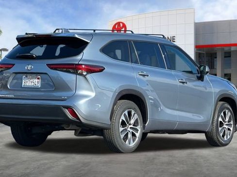 Certified 2021 Toyota Highlander XLE image 5