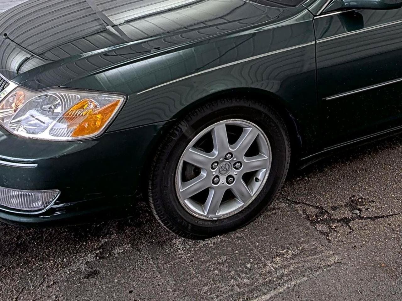 Used 2000 Toyota Avalon XL FWD image 19