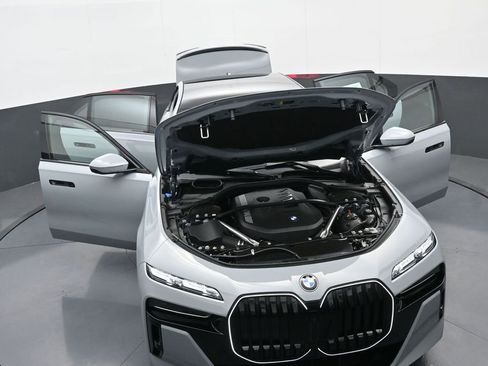 New 2026 BMW 740i xDrive w/ Executive Package image 42