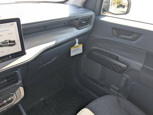 Used 2025 Ford Maverick XL w/ Equipment Group 102A image 18