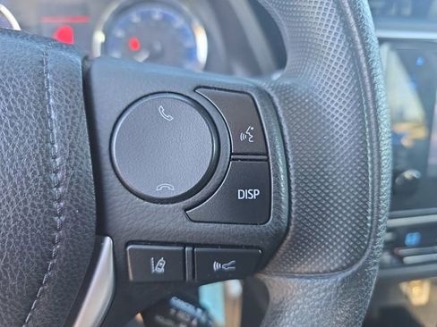 Used 2019 Toyota Corolla LE image 17