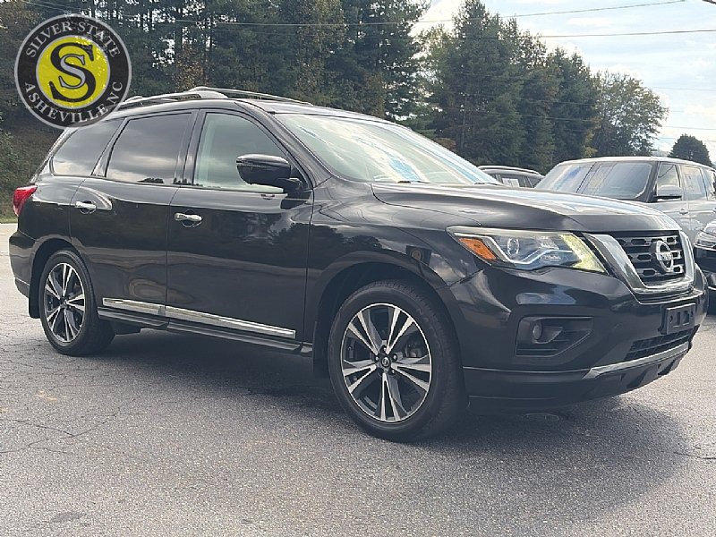 Used 2017 Nissan Pathfinder Platinum w/ Family Entertainment Package AWD/4WD image 8