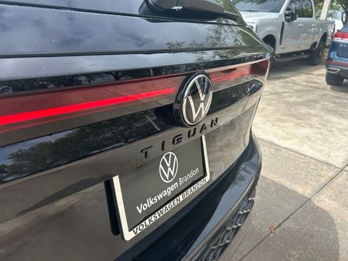 New 2026 Volkswagen Tiguan SE R-Line FWD image 32