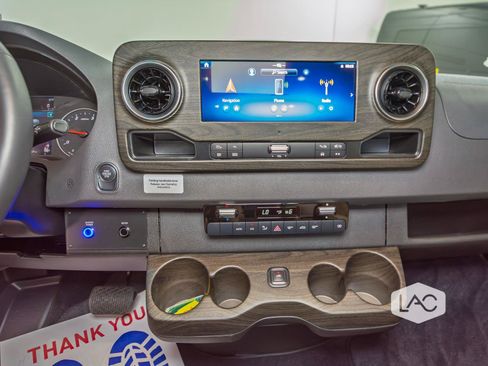 Used 2025 Mercedes-Benz Sprinter 3500 image 13
