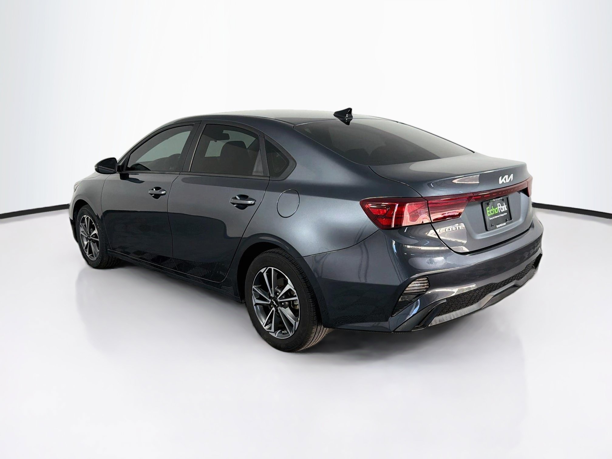 Used 2024 Kia Forte LXS w/ LXS Technology Package FWD image 5