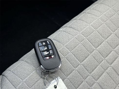 Used 2023 Honda HR-V LX image 31
