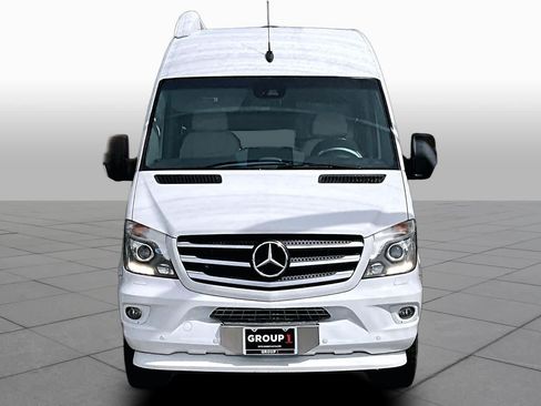 Used 2017 Mercedes-Benz Sprinter 3500 image 4