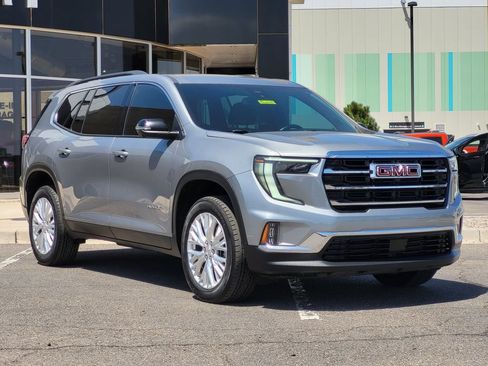 Used 2024 GMC Acadia Elevation FWD image 2