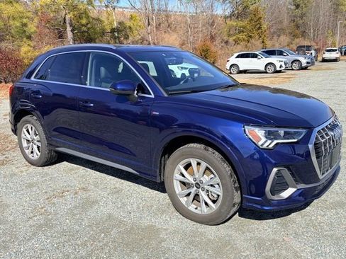 Used 2025 Audi Q3 2.0T Premium w/ Convenience Package image 3