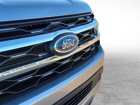 Used 2023 Ford Expedition Max Limited image 3