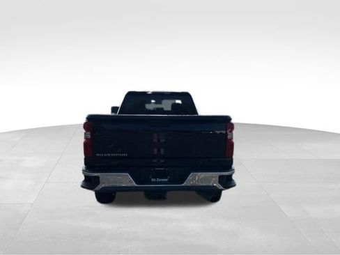 Used 2024 Chevrolet Silverado 2500 W/T AWD/4WD image 4