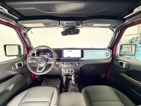 Used 2024 Jeep Wrangler Unlimited Sahara w/ Technology Group AWD/4WD image 10