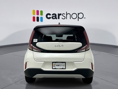 Used 2023 Kia Soul LX w/ LX Technology Package FWD image 4