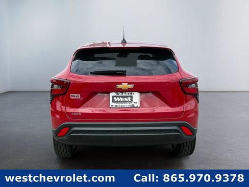 New 2026 Chevrolet Trax LS w/ LS Convenience Package FWD image 4