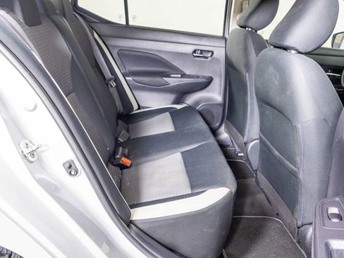 Used 2021 Nissan Versa SV image 38