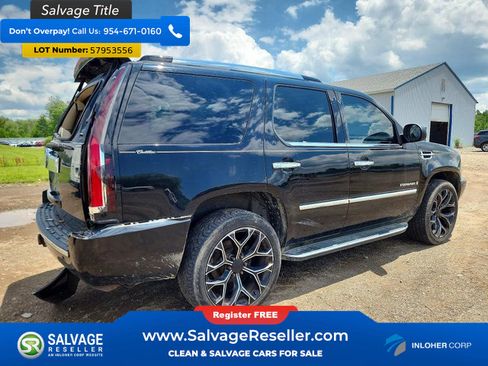 Used 2007 Cadillac Escalade AWD w/ Climate Package image 4