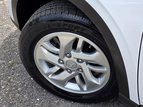 Used 2020 Hyundai Venue SEL FWD image 26