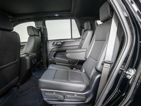 Used 2025 Chevrolet Tahoe Z71 w/ Comfort Package AWD/4WD image 10