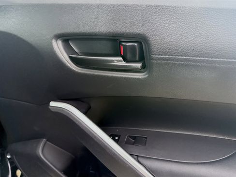 Used 2024 Toyota Corolla Cross AWD Hybrid w/ Moonroof Package image 31