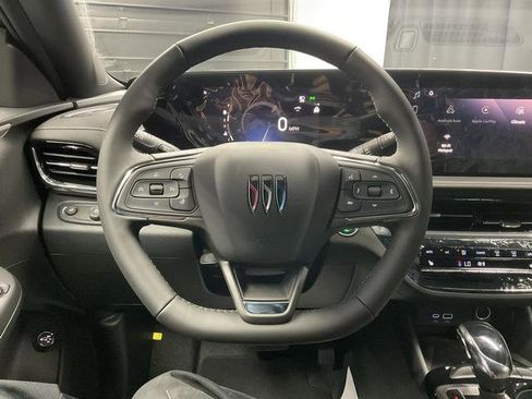 New 2025 Buick Envista Avenir image 18