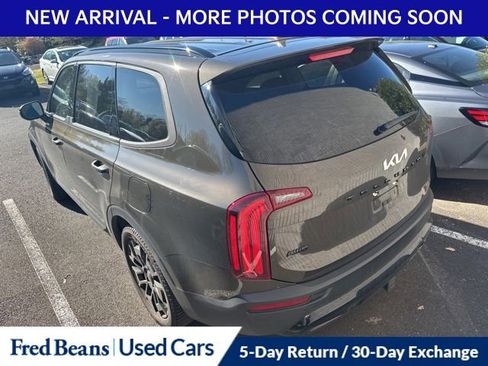 Used 2022 Kia Telluride EX w/ EX Premium Package image 8
