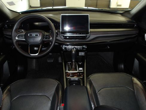Used 2023 Jeep Compass Trailhawk w/ Trailhawk Elite Group AWD/4WD image 12