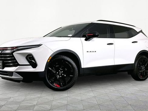 Used 2025 Chevrolet Blazer LT w/ Redline Edition FWD image 1