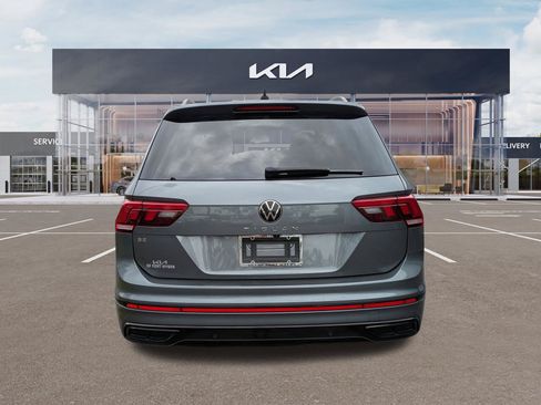 Used 2022 Volkswagen Tiguan SE R-Line FWD image 5