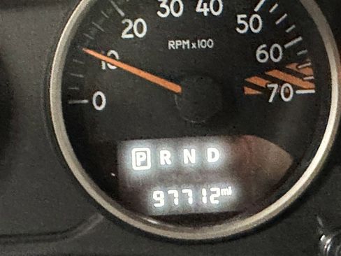 Used 2016 Jeep Wrangler Unlimited Sahara AWD/4WD image 27