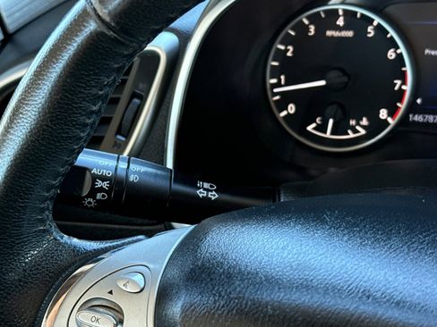 Used 2018 Nissan Murano SV image 33