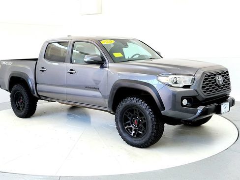 Used 2021 Toyota Tacoma TRD Off-Road w/ Technology Package AWD/4WD image 7