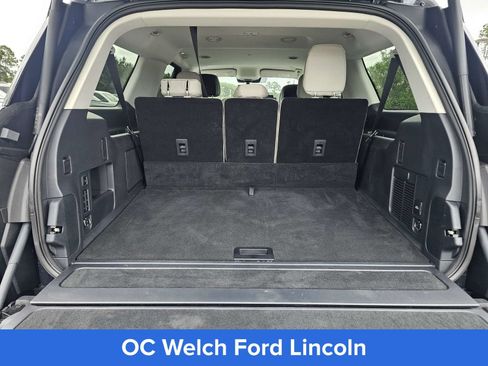 Certified 2026 Lincoln Navigator L Premier AWD/4WD image 14