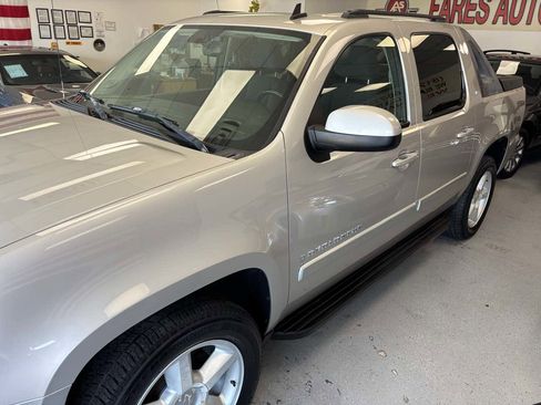 Used 2007 Chevrolet Avalanche LT image 3
