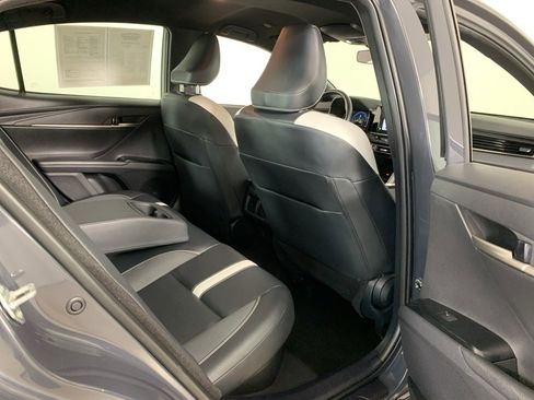Used 2025 Toyota Camry SE image 36