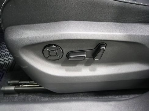 New 2026 Volkswagen Tiguan SE image 14