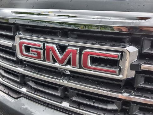 Used 2025 GMC Acadia Elevation image 31