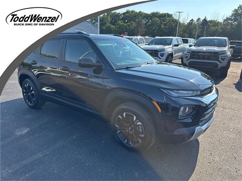 Used 2022 Chevrolet TrailBlazer LT w/ Convenience Package AWD/4WD image 1