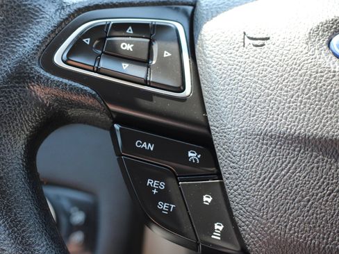 Used 2018 Ford Escape SE w/ Ford Safe & Smart Package AWD/4WD image 16